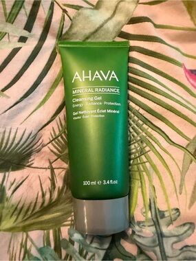AHAVA Mineral Radiance Cleansing Gel